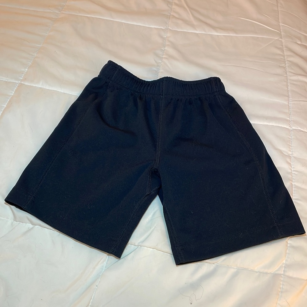 Lands End Boy’s Athletic Shorts. Size 5/6. 100% polyester. Navy blue.